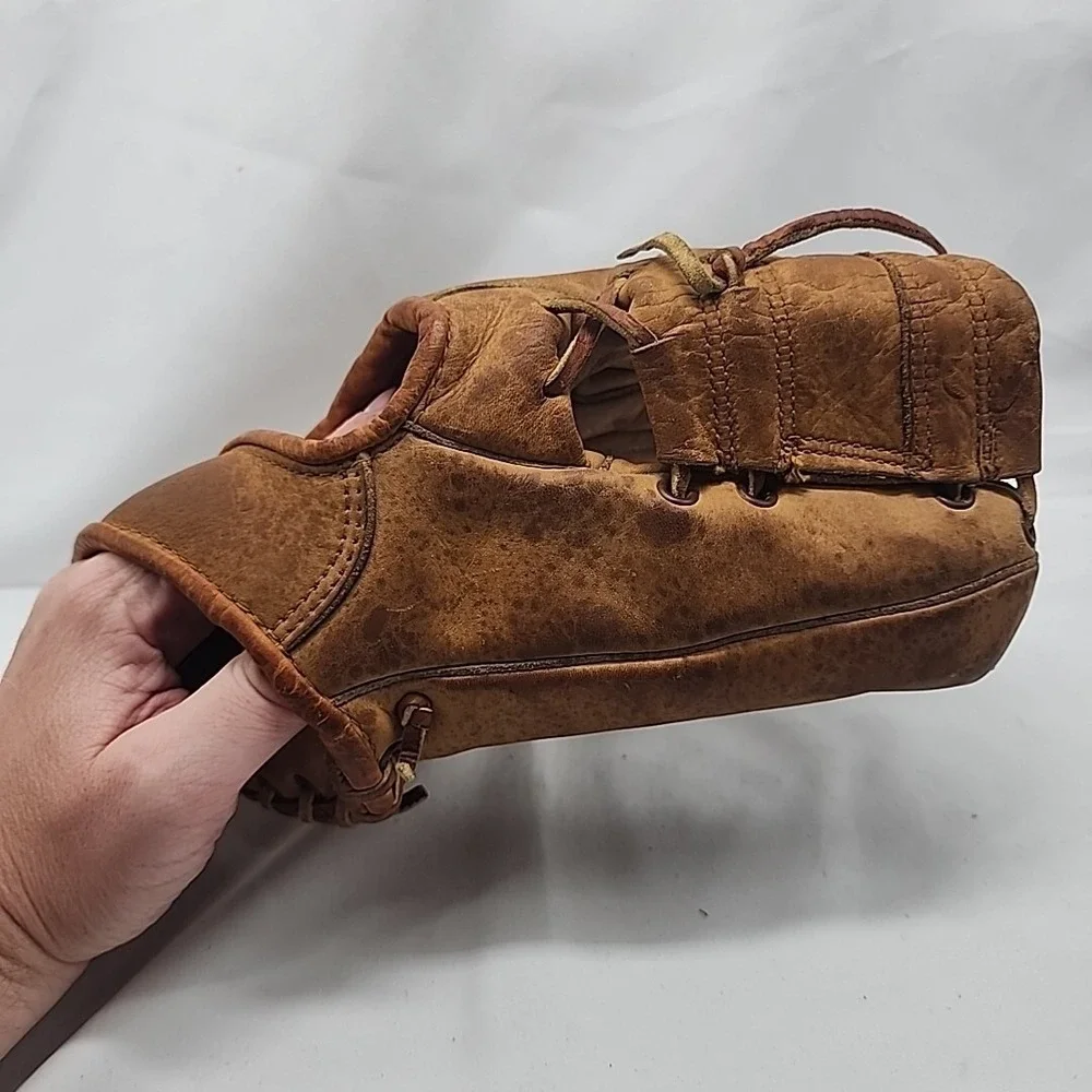 Vtg Rawlings CMG‎ Baseball Glove Mitt RHT rare glove
